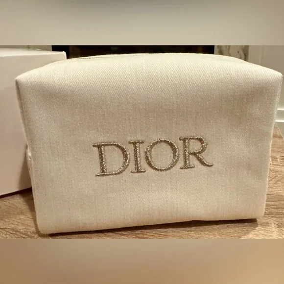 Dior Pouch - Picture 2 of 5